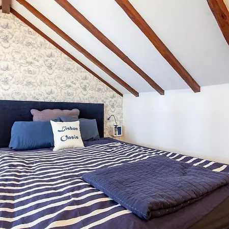 Appartamento Mouraria I, Eco-duplex, French Balcony & Smart Check-in Lisbona