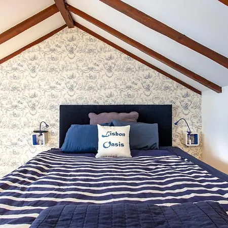 Mouraria I, Eco-duplex, French Balcony & Smart Check-in Appartamento *