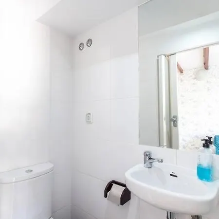 Mouraria I, Eco-duplex, French Balcony & Smart Check-in Lisbon