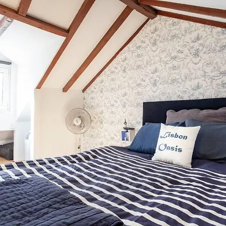 Apartment Mouraria I, Eco-duplex, French Balcony & Smart Check-in *