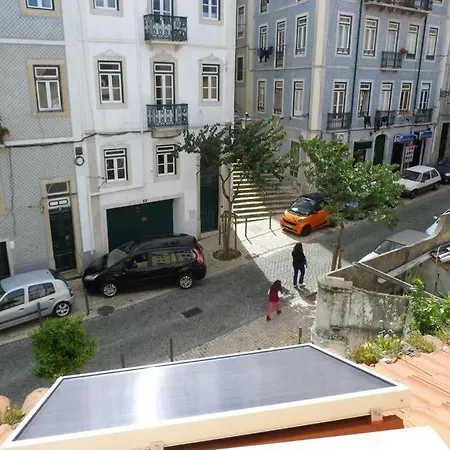 Apartament Mouraria I, Eco-duplex, French Balcony & Smart Check-in *
