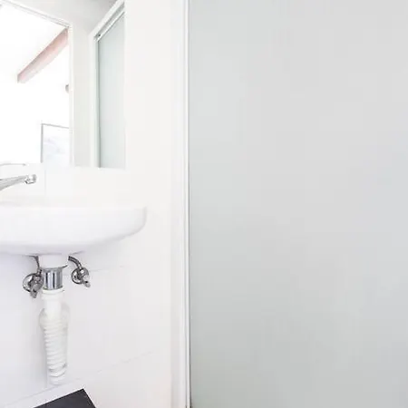 Mouraria I, Eco-duplex, French Balcony & Smart Check-in Apartament Lizbona