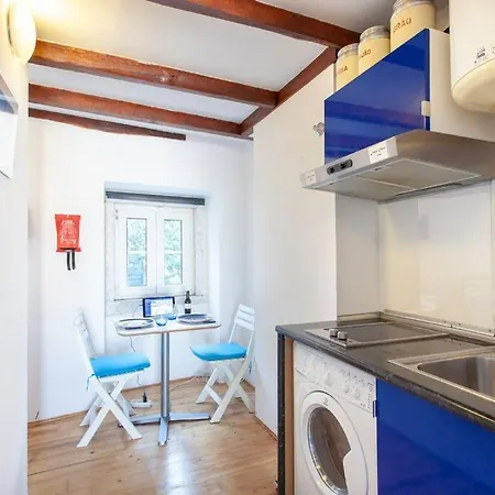Apartament Mouraria I, Eco-duplex, French Balcony & Smart Check-in Lizbona