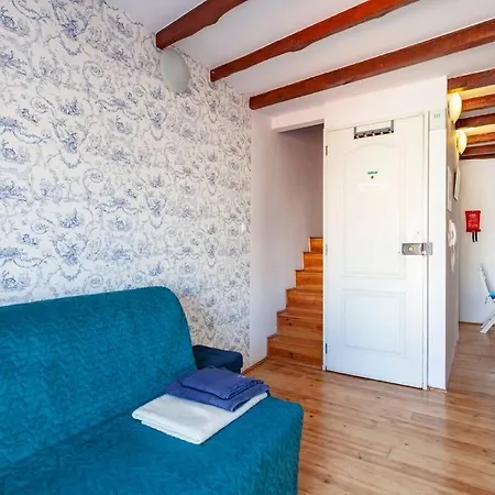 Mouraria I, Eco-duplex, French Balcony & Smart Check-in Lizbona