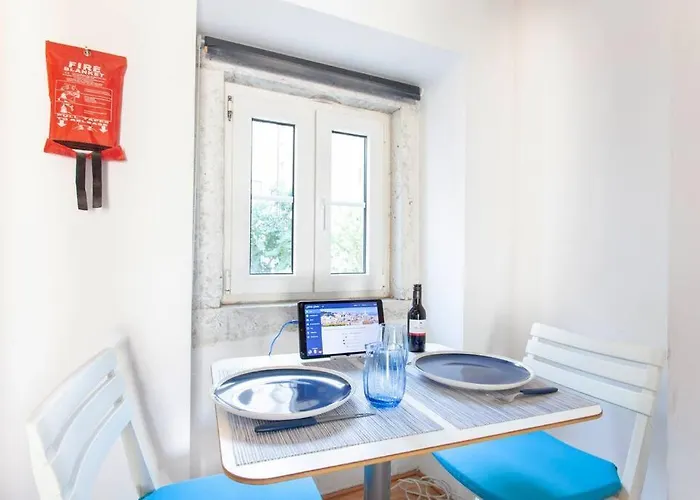 Mouraria I, Eco-duplex, French Balcony & Smart Check-in