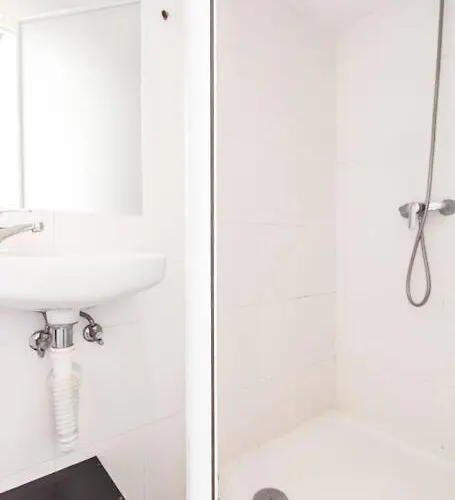 Mouraria I, Eco-duplex, French Balcony & Smart Check-in * リスボン