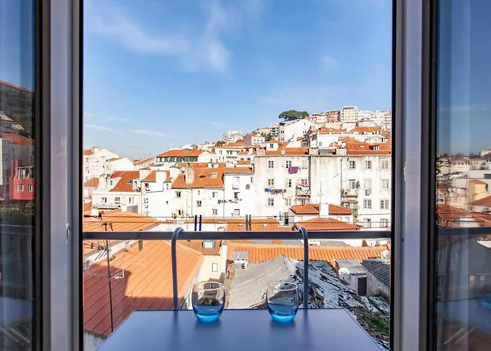 Mouraria I, Eco-duplex, French Balcony & Smart Check-in アパート