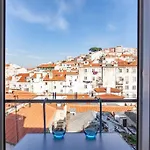 Mouraria I, Eco-duplex, French Balcony & Smart Check-in Apartment