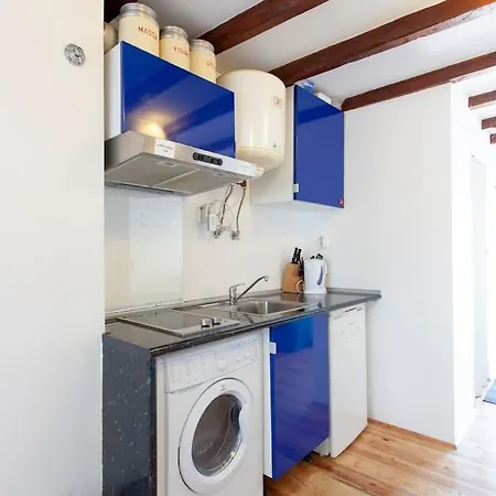 Mouraria I, Eco-duplex, French Balcony & Smart Check-in アパート